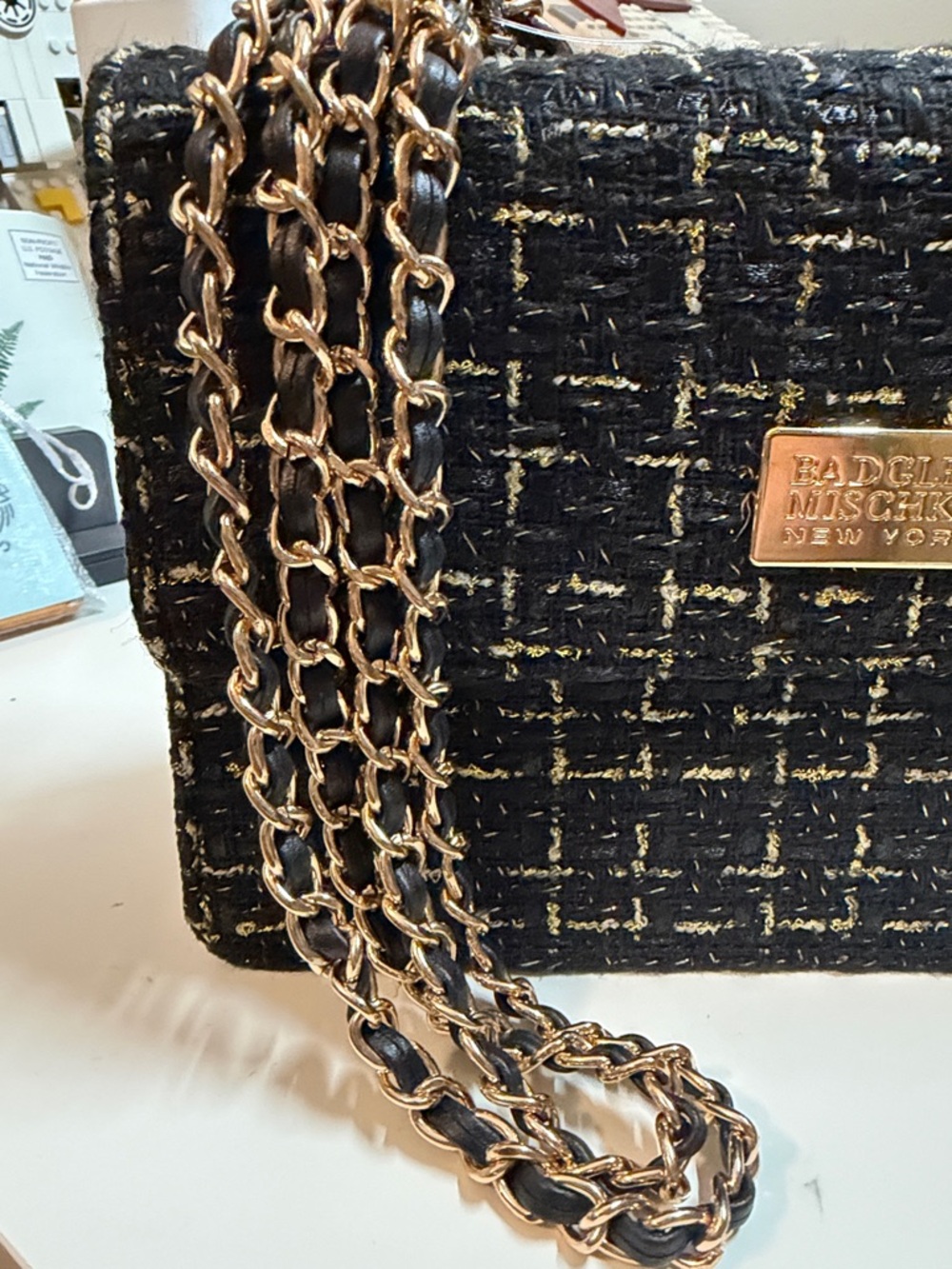 NWT Badgley Mischka Black Tweed Crossbody with Gold Chain - Picture 3 of 4